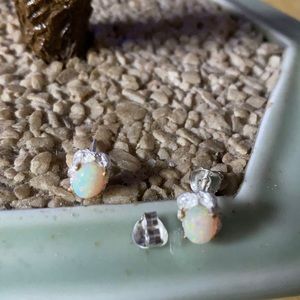 Vintage 925 Ethiopian opal earring